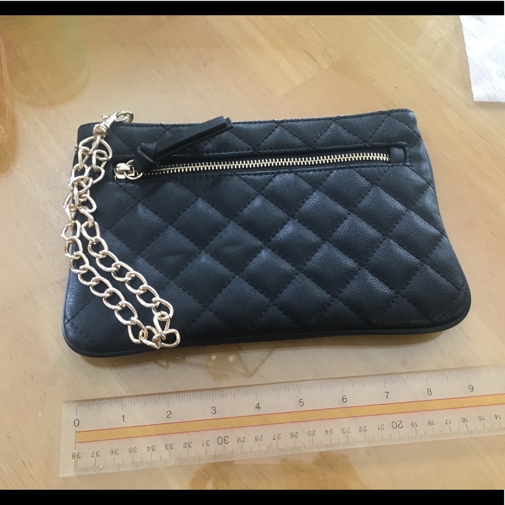 Black clutch